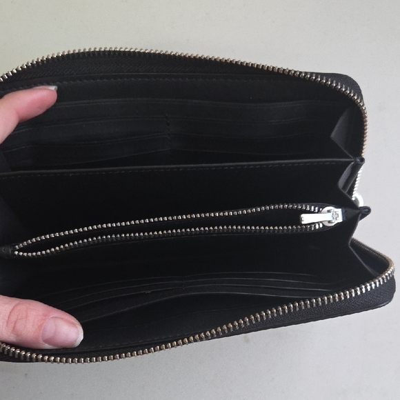 Coach Black and Gray Signature Wallet - Picture 3 of 8